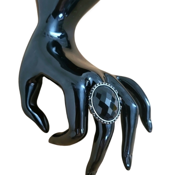 Vintage Black Fauceted Stone Gunmetal Silvertone Fat Band Cocktail Ring - Picture 2 of 9